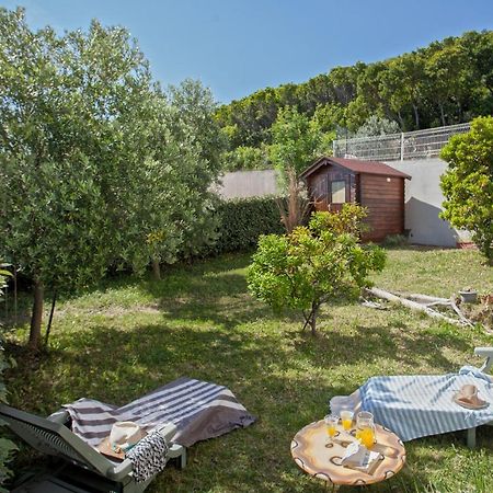Casa L'Alivi Apartment Luri Екстериор снимка