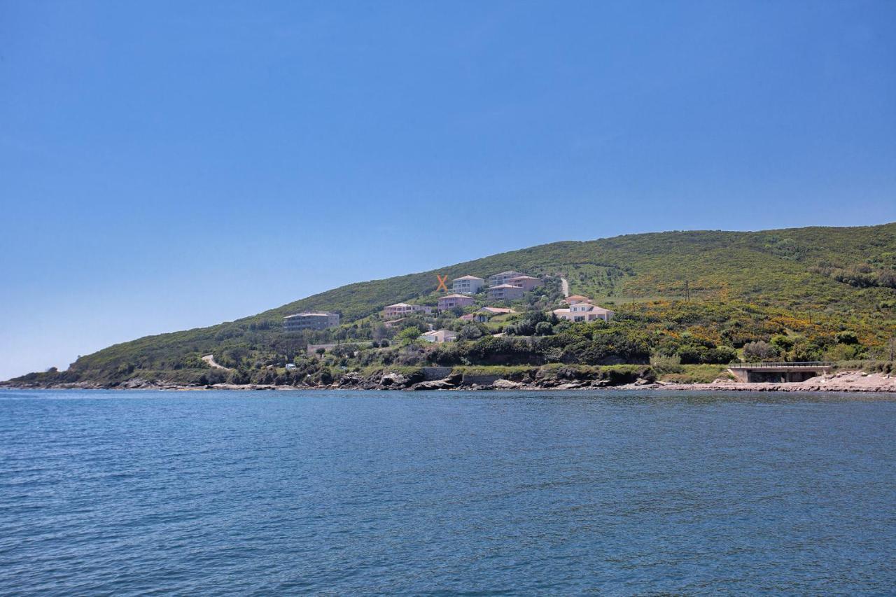 Casa L'Alivi Apartment Luri Екстериор снимка